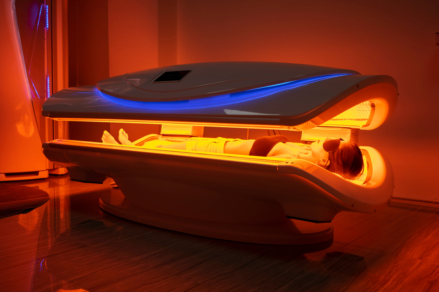 M7 Plus — Luxury Full-Body Studio Red Light Therapy Bed with Entertainment Package