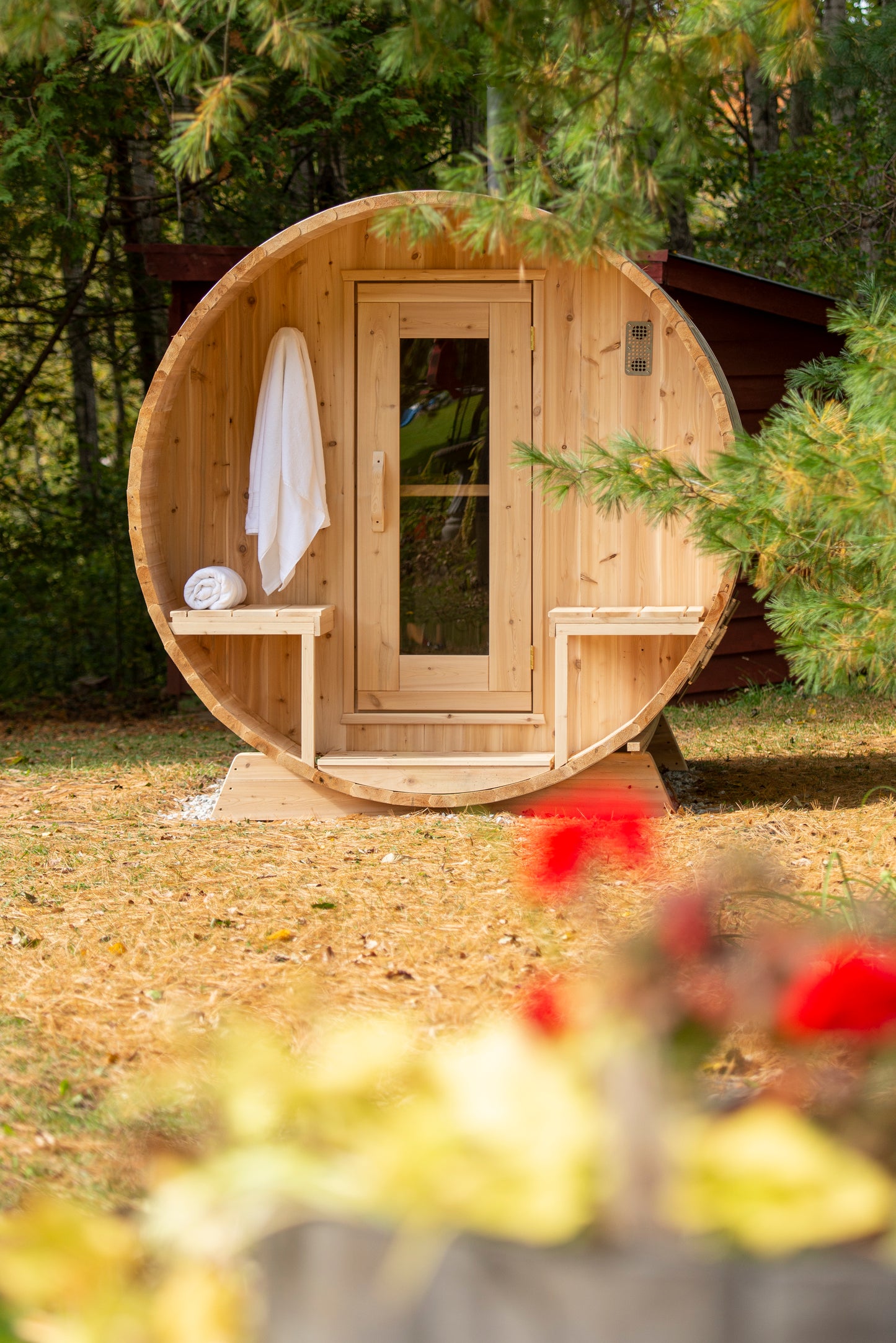 CT Serenity Barrel Sauna (CTC2245E) — Eastern White Cedar Outdoor Barrel Sauna, 285 ft³, Seats 3–4 | HUUM Hive 6 kW Wi‑Fi Heater & Saunalumin Double Bench Lights